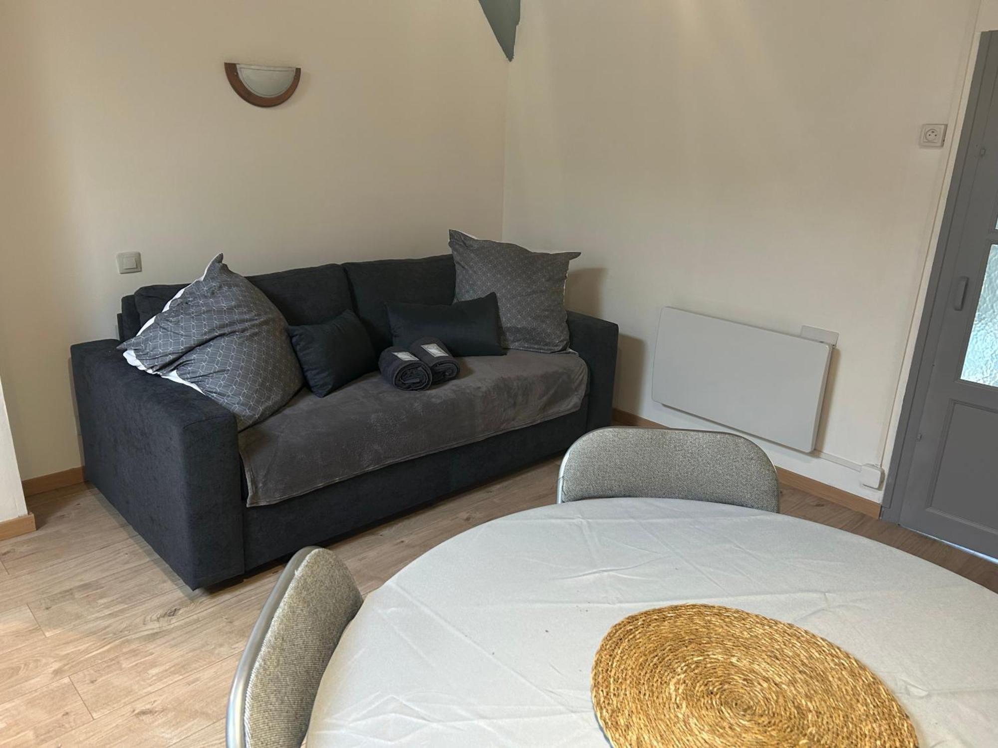 Ferienwohnung Au Bouquet Troyen - Wifi - Calme Et Tranquillite Troyes Exterior foto